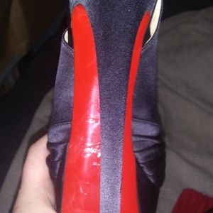 Christian loubatini satin sexy high heel Summer/Fall shoe.